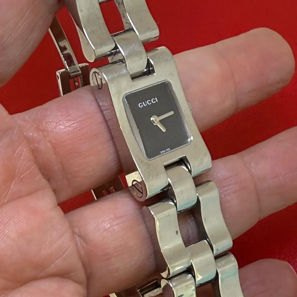 GUCCI 2305L Quartz Stainless Steal Watch - Picture 5 of 11